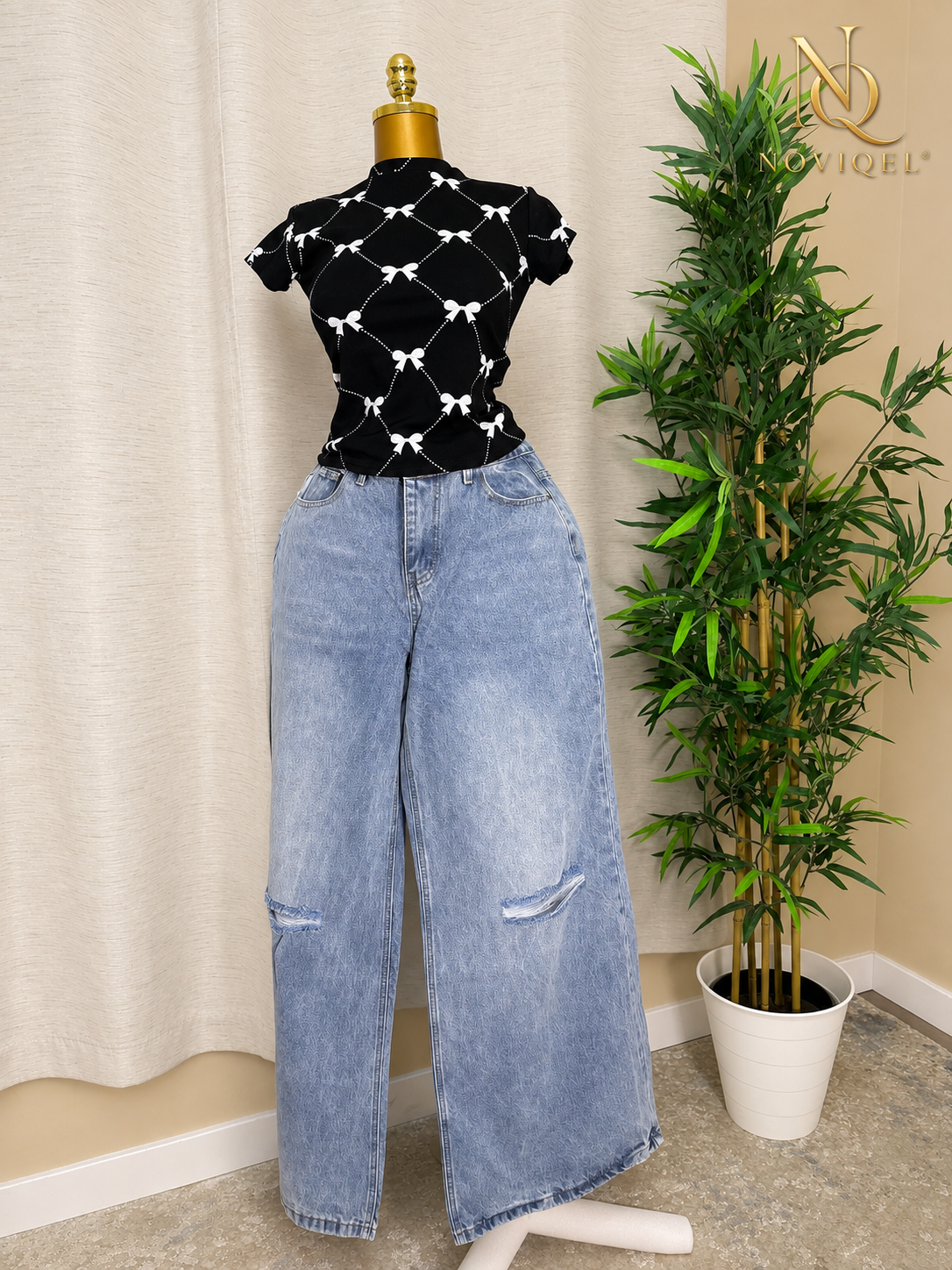 Distressed Light-Wash Wide-Leg Jeans – view 2