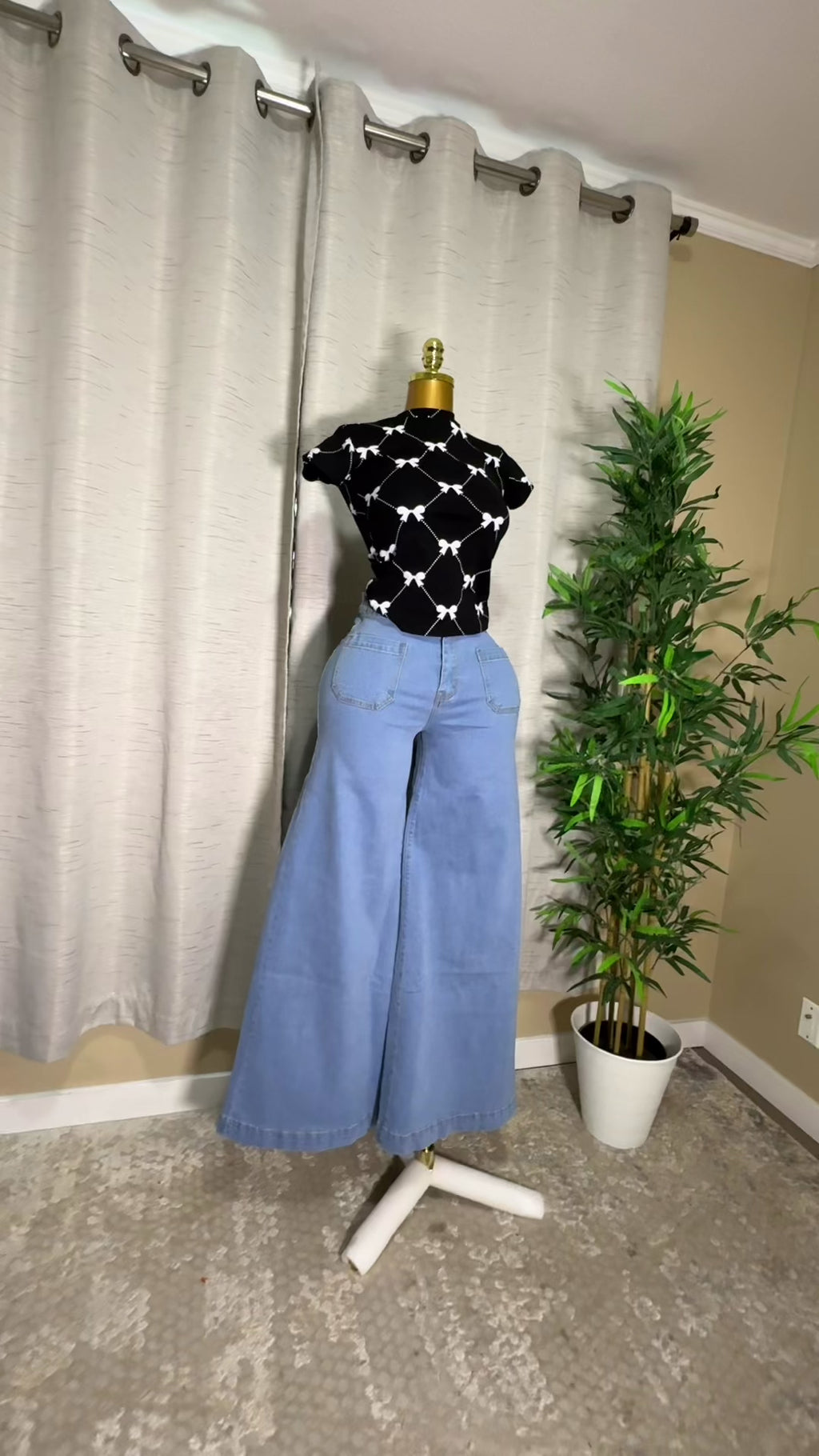Light-Wash Wide-Leg Jeans