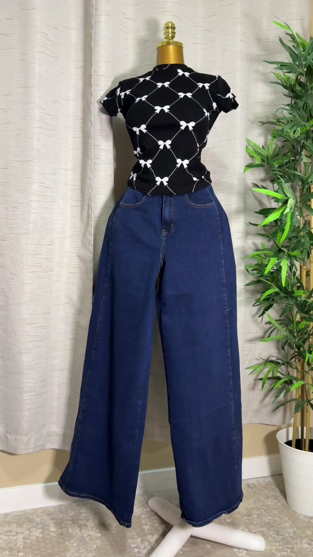 Dark-Wash Wide-Leg Jeans