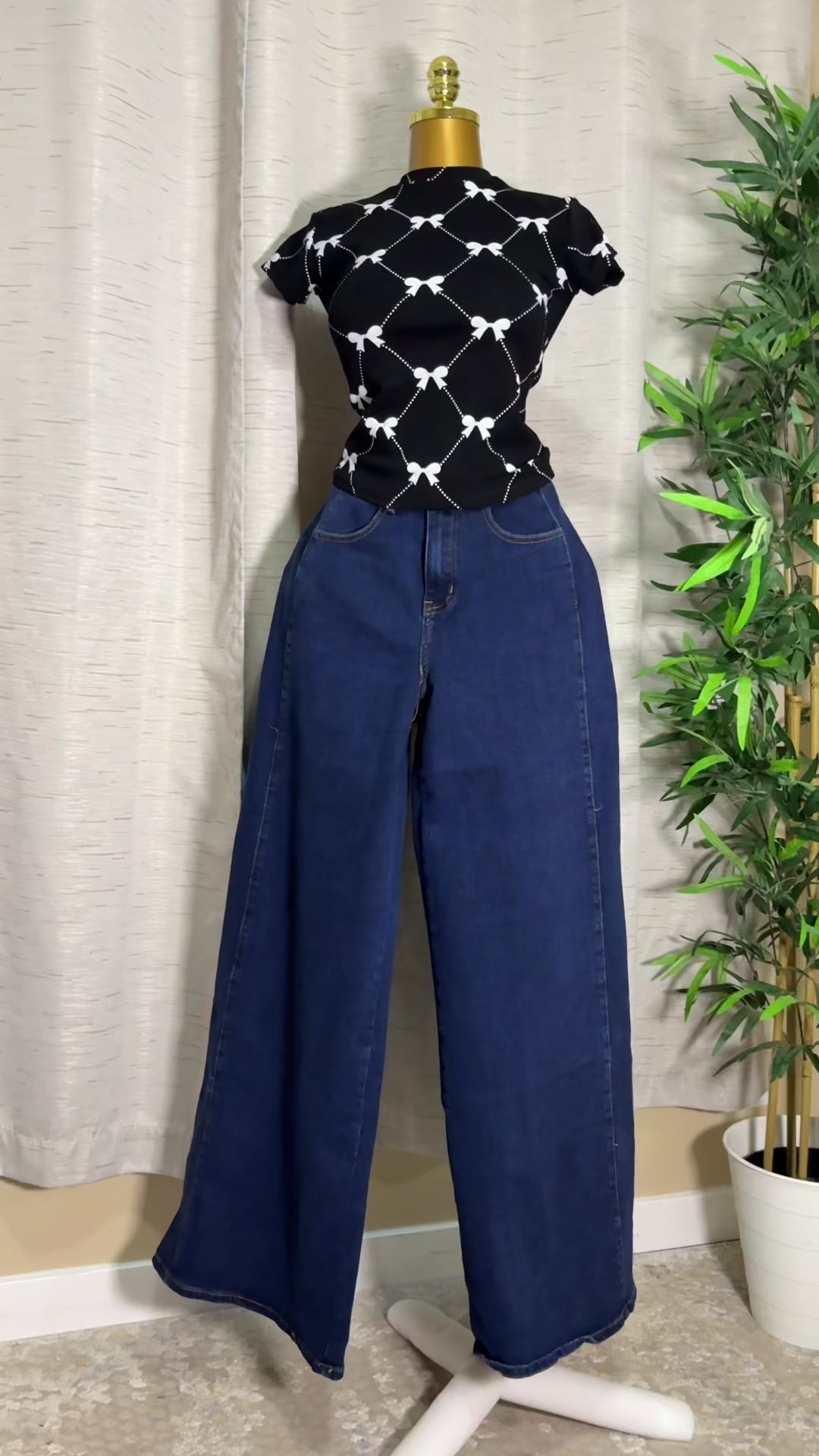 Dark-Wash Wide-Leg Jeans