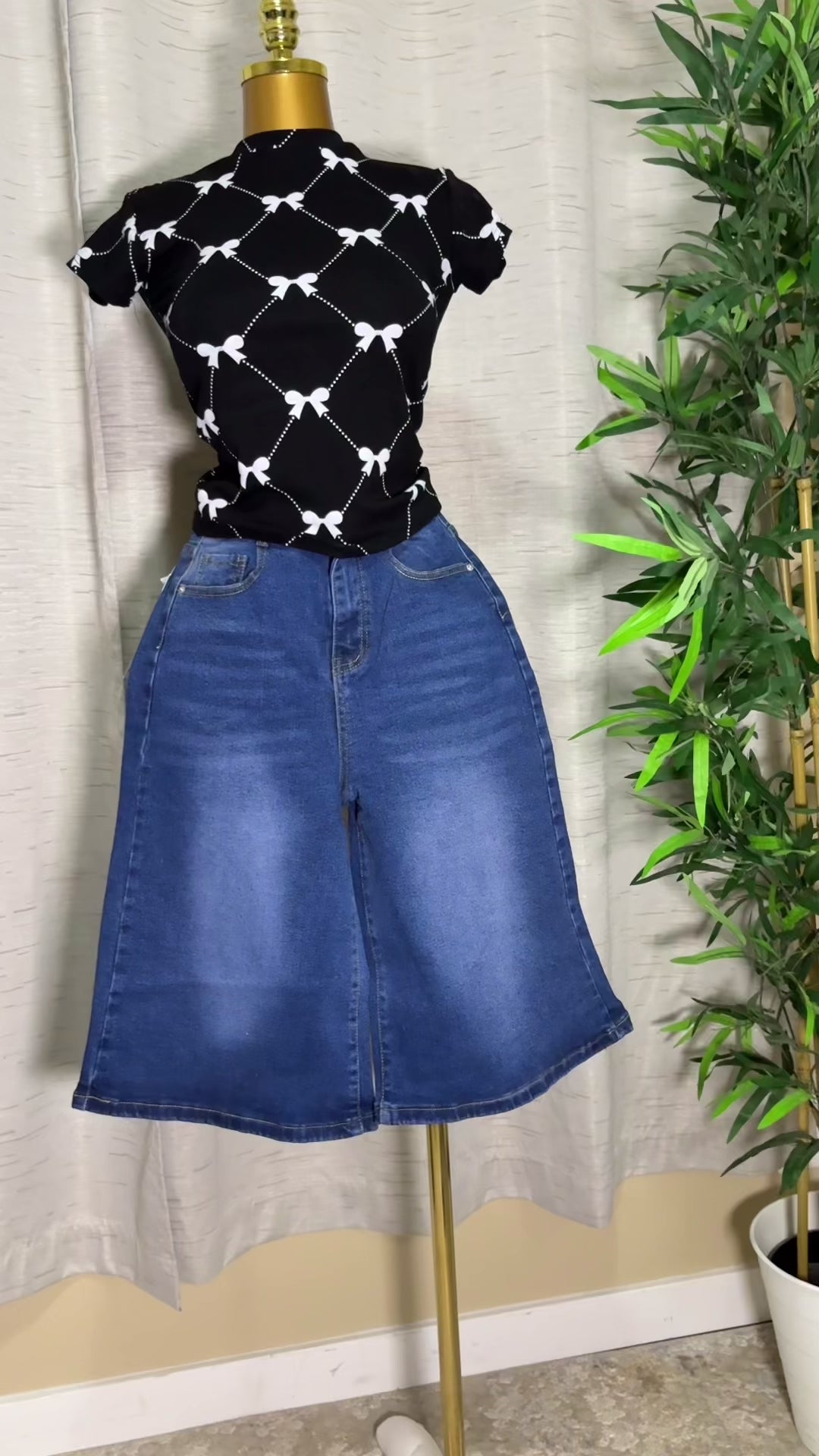 Light-Wash Wide-Leg Denim Jorts